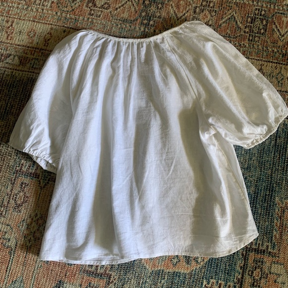 Abercrombie & Fitch peasant top 🤍 - Picture 6 of 6